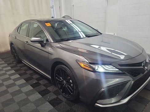 Used 2022 Toyota Camry XSE w/ Carpet Mat Package (TMS) FWD image 2