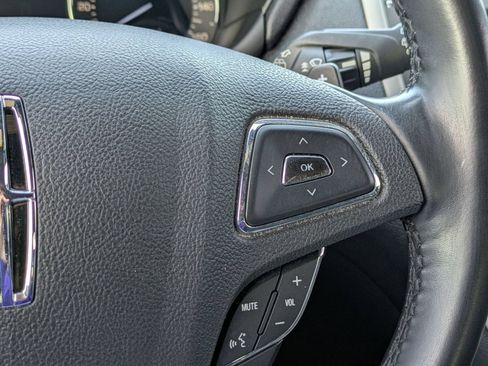 Used 2017 Lincoln MKC Select w/ Select Plus Package FWD image 11