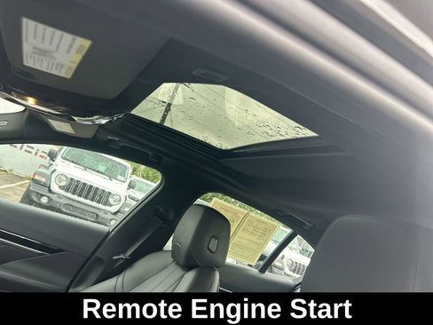 Used 2025 BMW 530i RWD image 11