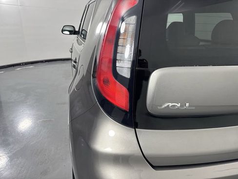 Used 2017 Kia Soul w/ Convenience Package FWD image 29