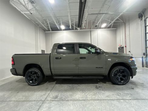 New 2026 RAM 1500 4x4 Crew Cab image 5