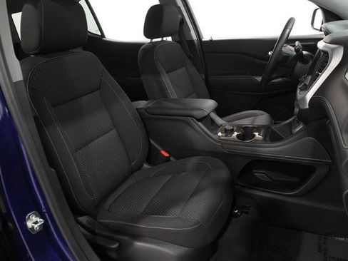 Used 2023 GMC Acadia SLE w/ Driver Convenience Package image 18