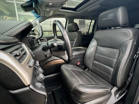 Used 2019 GMC Yukon XL Denali w/ Denali Ultimate Package image 18
