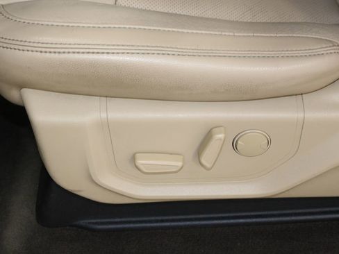 Used 2020 Ford F150 Lariat image 19