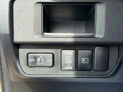 Used 2019 Toyota Tacoma TRD Sport RWD image 31
