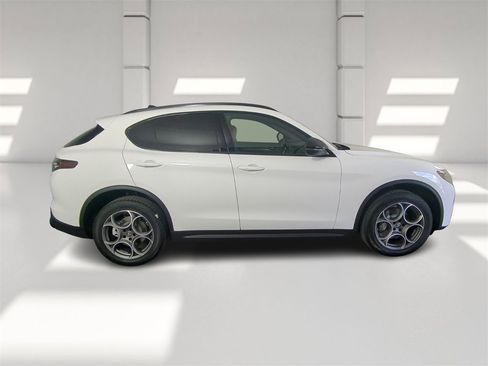 New 2025 Alfa Romeo Stelvio Sprint w/ Convenience Package image 4