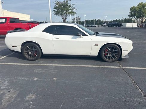 Used 2018 Dodge Challenger R/T w/ Quick Order Package 28P T/A RWD image 2