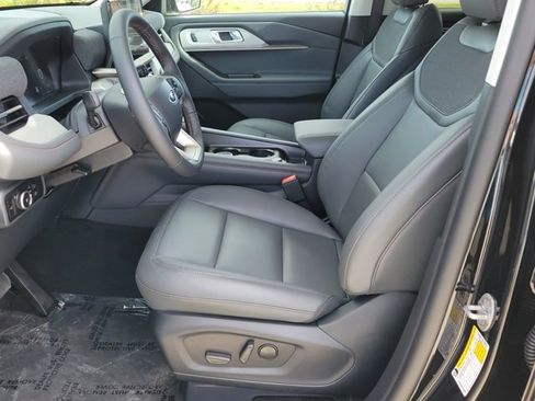 New 2026 Ford Explorer Active w/ Active Comfort Package image 6