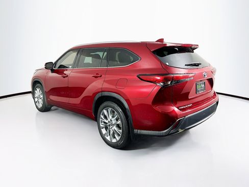 Used 2022 Toyota Highlander Limited image 5