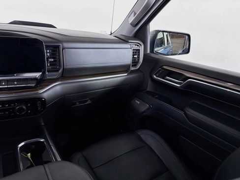 Used 2024 Chevrolet Silverado 1500 LT Trail Boss w/ Convenience Package II AWD/4WD image 21