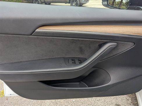 Used 2023 Tesla Model 3 Standard Range image 23
