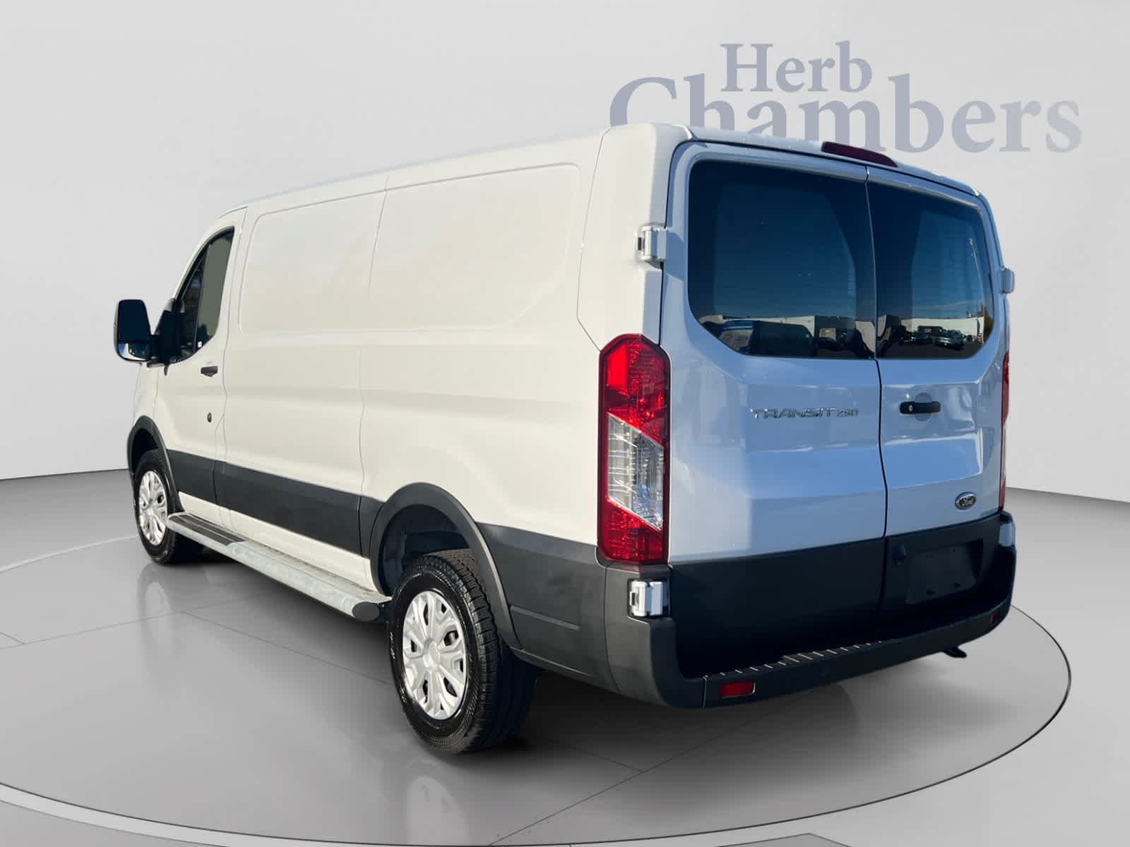 Used 2025 Ford Transit 250 Low Roof w/ Exterior Upgrade Package RWD image 3