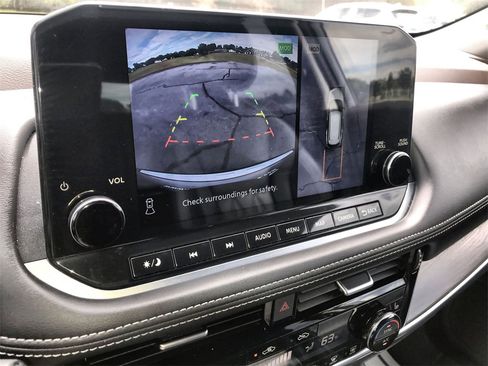 Used 2023 Nissan Rogue Platinum w/ Platinum Premium Package image 17