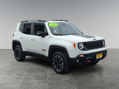 Used 2023 Jeep Renegade Trailhawk image 7