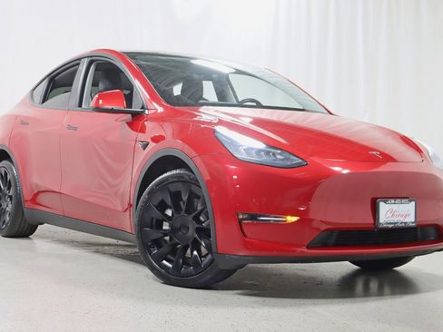 Used 2021 Tesla Model Y Long Range image 7
