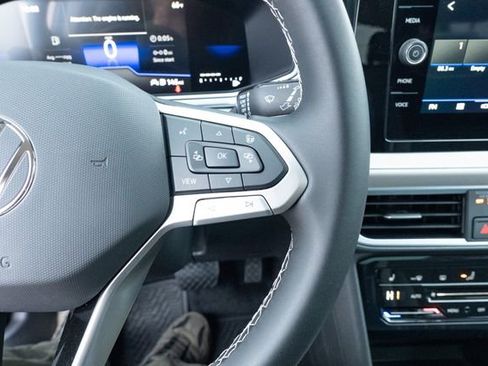 New 2026 Volkswagen Taos SE FWD image 24