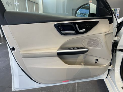 Used 2023 Mercedes-Benz C 300 4MATIC Sedan image 14