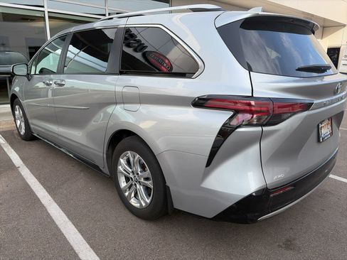 Certified 2023 Toyota Sienna Platinum AWD/4WD image 3