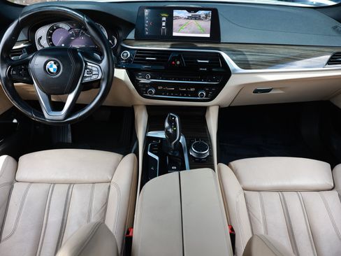 Used 2019 BMW 530i w/ Convenience Package RWD image 25