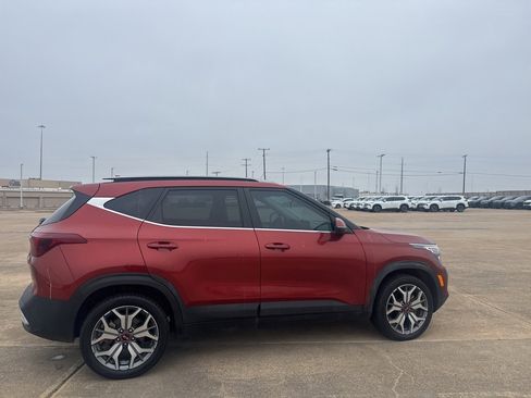 Used 2021 Kia Seltos S image 19