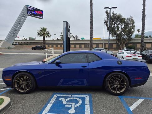 Used 2021 Dodge Challenger SRT Hellcat w/ Plus Package RWD image 8