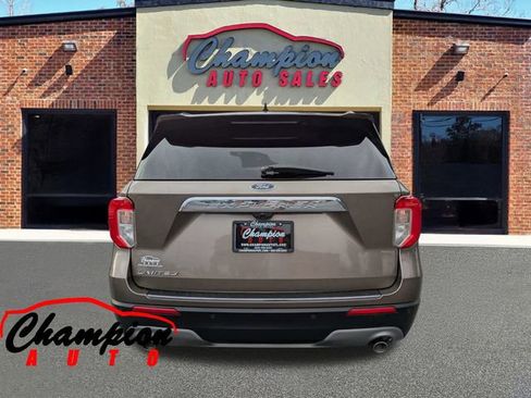 Used 2021 Ford Explorer Limited w/ Equipment Group 301A image 8