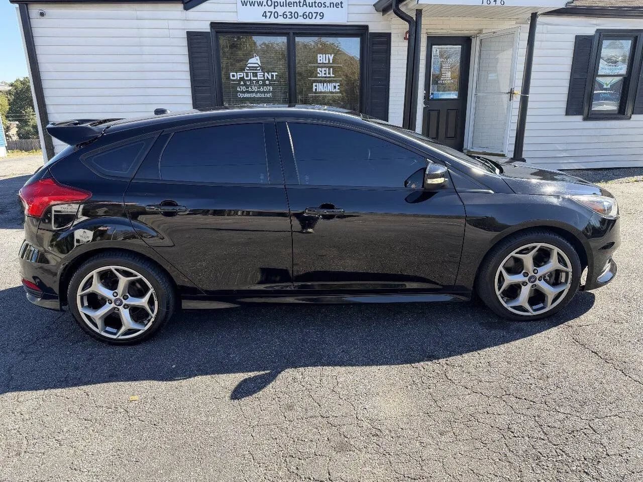 Used 2016 Ford Focus ST w/ Equipment Group 401A FWD image 11