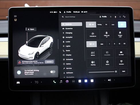 Used 2023 Tesla Model 3 Standard Range image 22