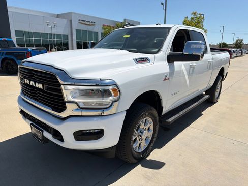 Used 2024 RAM 2500 Laramie AWD/4WD image 9