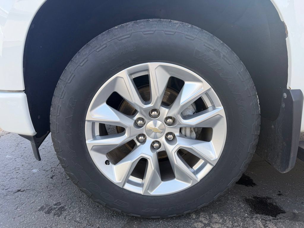 Used 2023 Chevrolet Silverado 1500 Custom AWD/4WD image 19