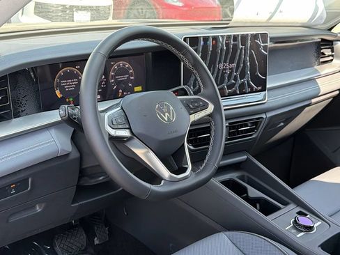 New 2026 Volkswagen Tiguan SE AWD/4WD image 16