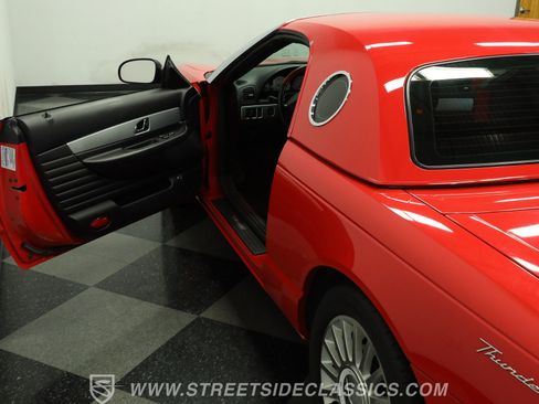 Used 2005 Ford Thunderbird RWD image 33