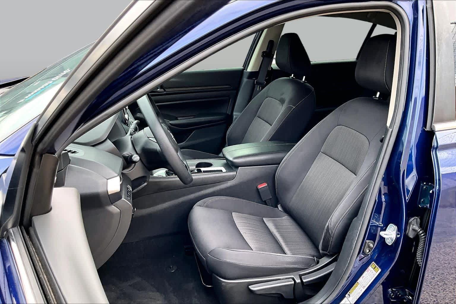 Used 2024 Nissan Altima 2.5 S FWD image 8