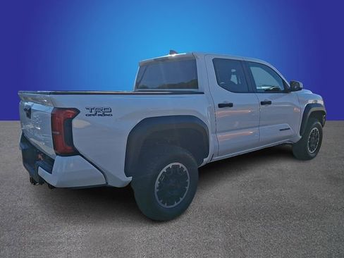 Used 2024 Toyota Tacoma TRD Off-Road image 4