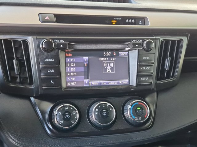 Used 2018 Toyota RAV4 LE w/ Carpet Mat Package FWD image 20