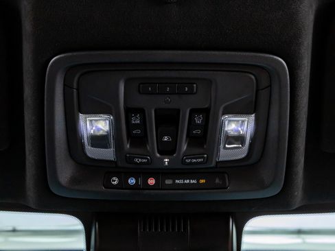 Used 2024 GMC Sierra 3500 Denali Ultimate AWD/4WD image 27