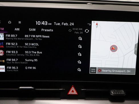 Used 2023 Kia Sportage SX image 2