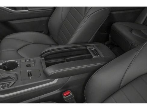 Certified 2026 Toyota Highlander XLE AWD/4WD image 14