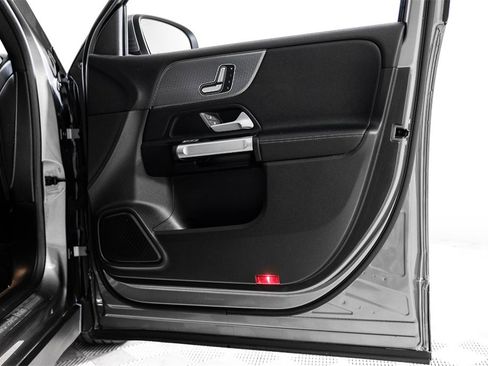 Used 2023 Mercedes-Benz EQB 250+ image 46