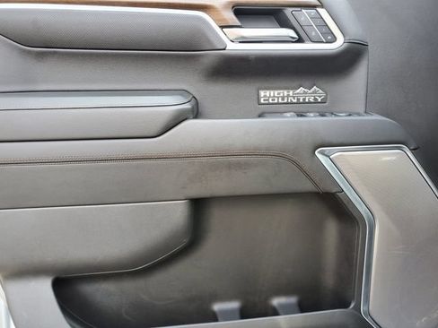 Certified 2025 Chevrolet Silverado 1500 High Country w/ Technology Package AWD/4WD image 20