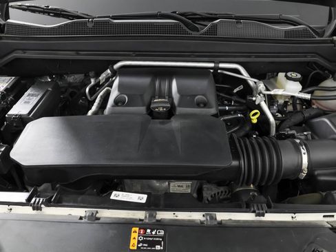 Used 2025 Chevrolet Colorado Z71 AWD/4WD image 46