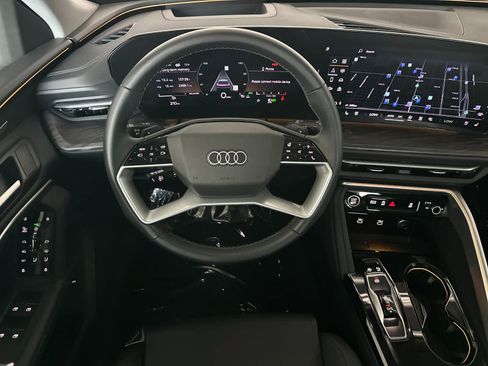 Used 2025 Audi Q5 Premium w/ Premium Plus AWD/4WD image 14