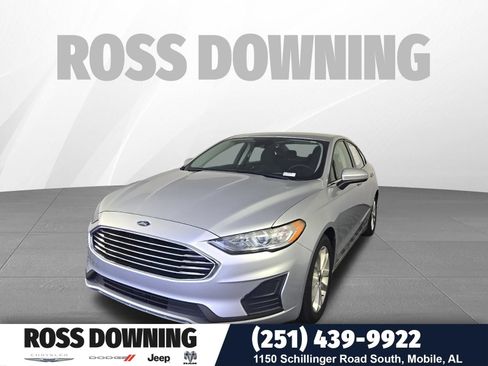 Used 2019 Ford Fusion SE FWD image 1