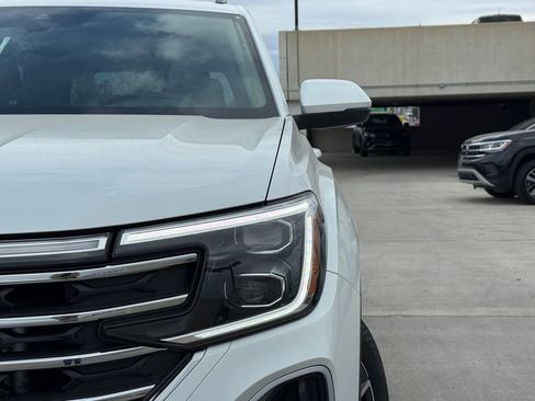 New 2026 Volkswagen Atlas SE FWD image 3