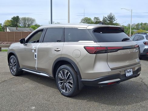 New 2026 INFINITI QX60 Luxe w/ Cargo Package AWD/4WD image 4
