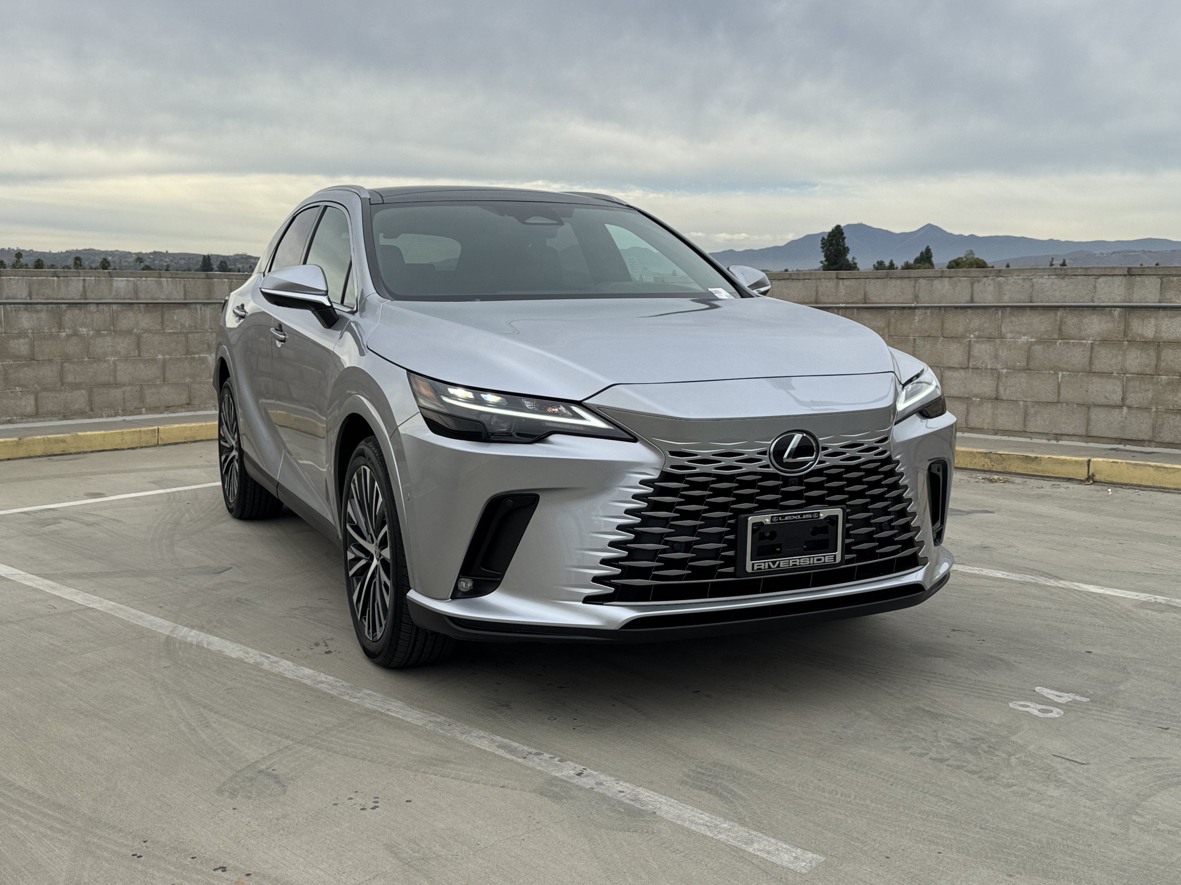 New 2026 Lexus RX 350h AWD/4WD image 2
