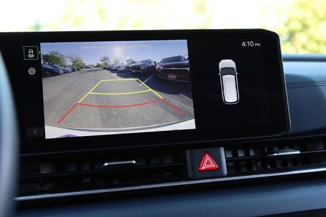 Used 2025 Kia Carnival EX FWD image 15