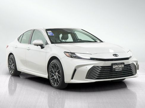 Used 2026 Toyota Camry XLE w/ Premium Plus Package AWD/4WD image 7