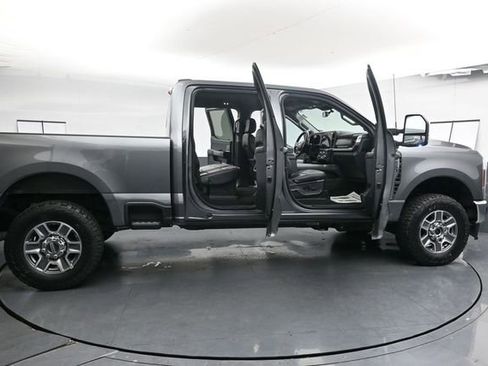 Used 2024 Ford F250 Lariat AWD/4WD image 34