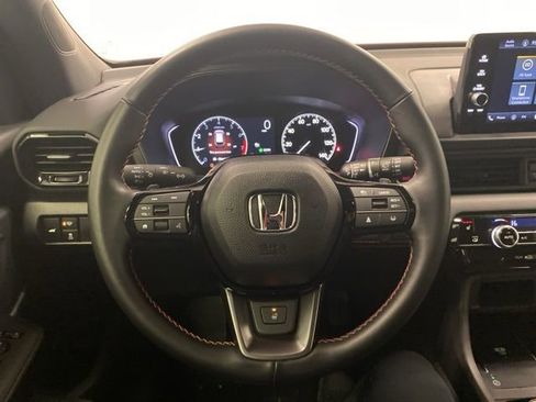 Certified 2025 Honda Pilot TrailSport image 17